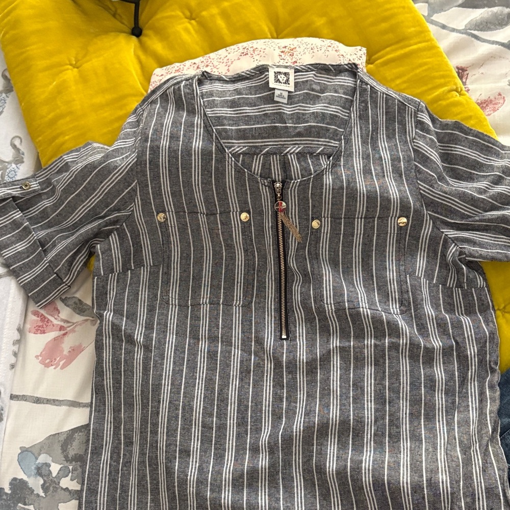 Gray Striped Short Sleeve Top with Zipper